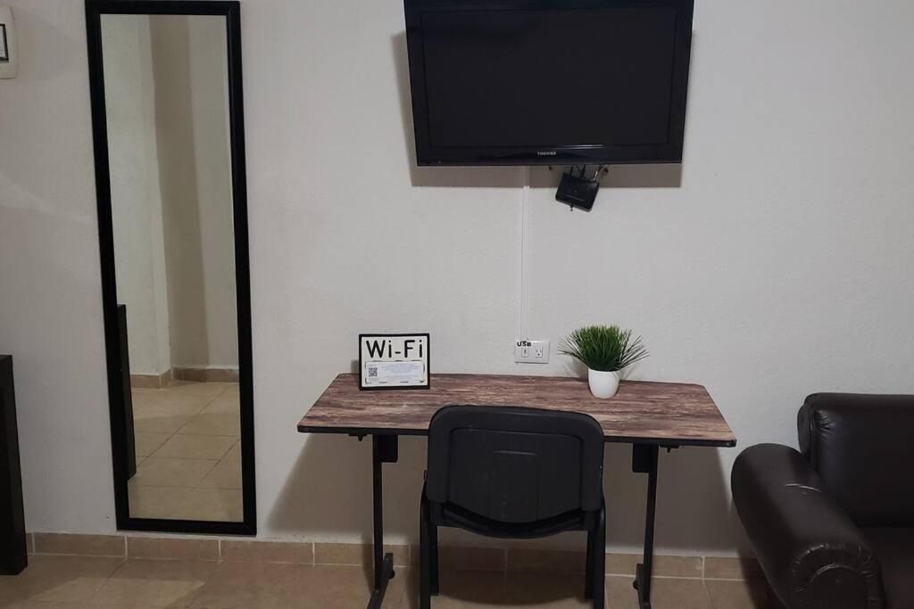 Departamento Comodo Centrico Tv Ac Wifi Cocina Parking, Letra C Ciudad Valles Kültér fotó
